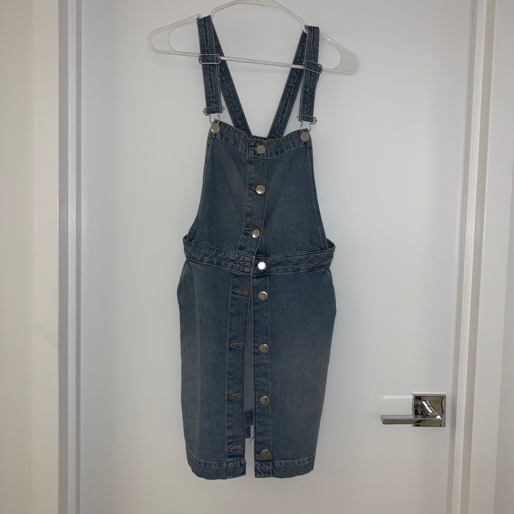 Button front overalls mini skirt (DIVIDED)